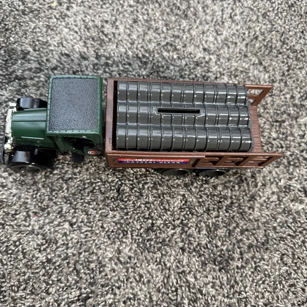Ertl 1925 Kenworth Amaco Stake Truck Bank 7.5
